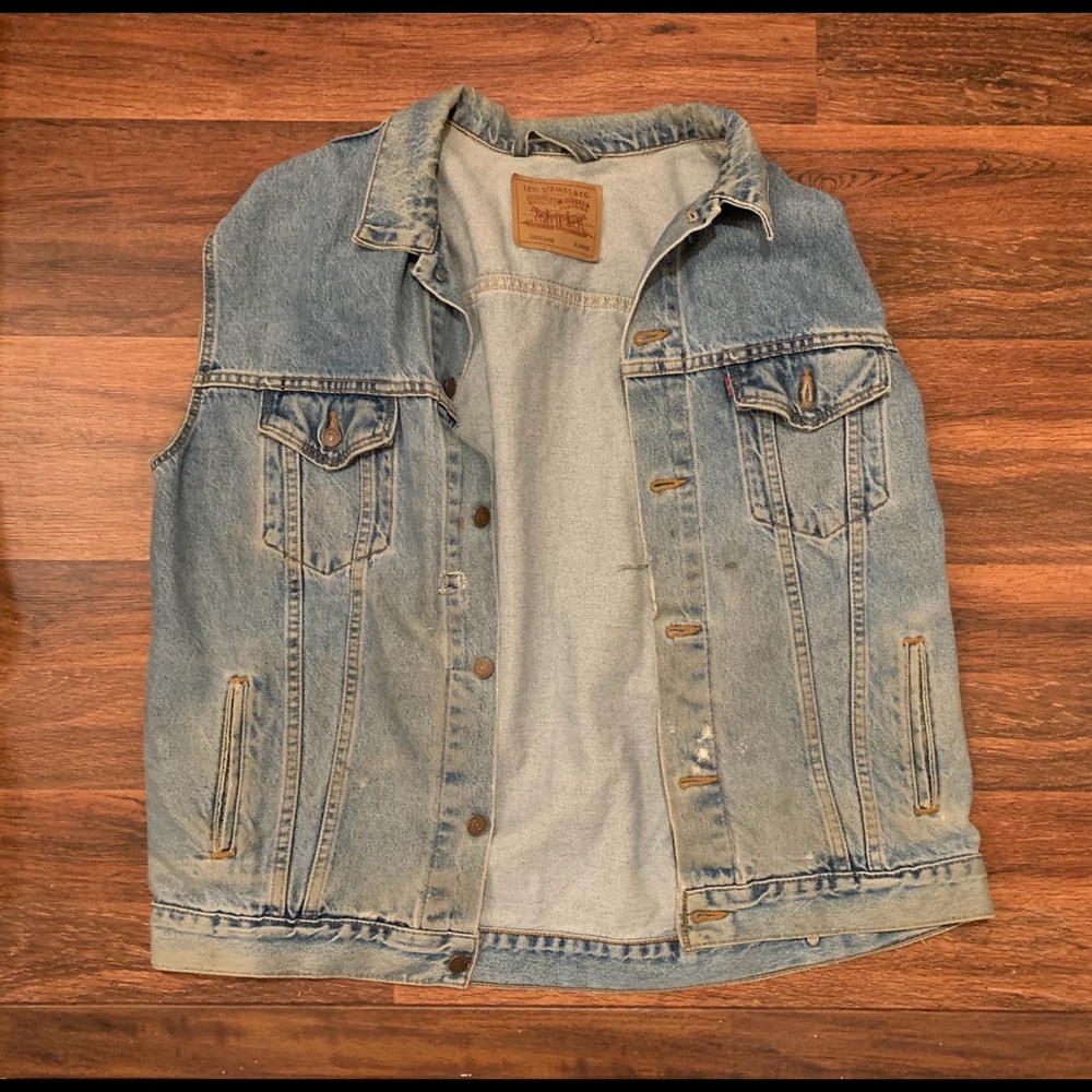 Levis Sleeveless Jean Jacket